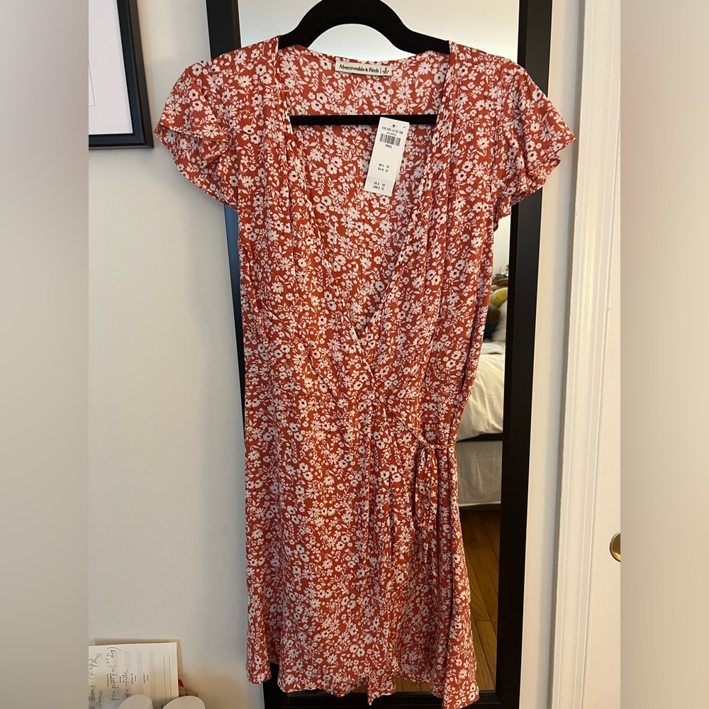 NWT‼️ Abercrombie and Fitch Wrap Dress